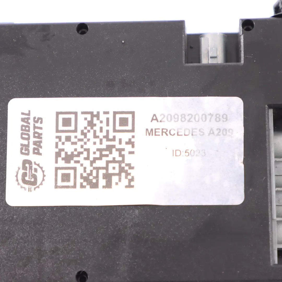 Antenna Modulo Amplificatore per Mercedes CLK A209 Cabrio con numero di parte A2098200789 Mercedes CLK A209 Cabrio Antenna Modulo Amplificatore - SKU A2098200789 - Numero di parte A2098200789