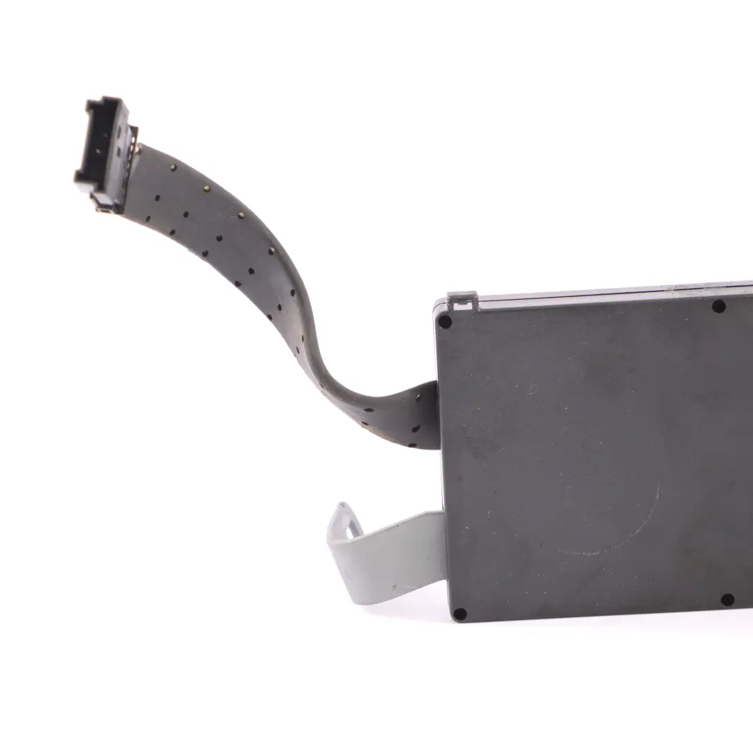 Antena de radio Amplificador para Mercedes CLK C209 con número de pieza A2098200889 Mercedes CLK C209 Antena de radio Amplificador - SKU A2098200889 - Número de pieza A2098200889