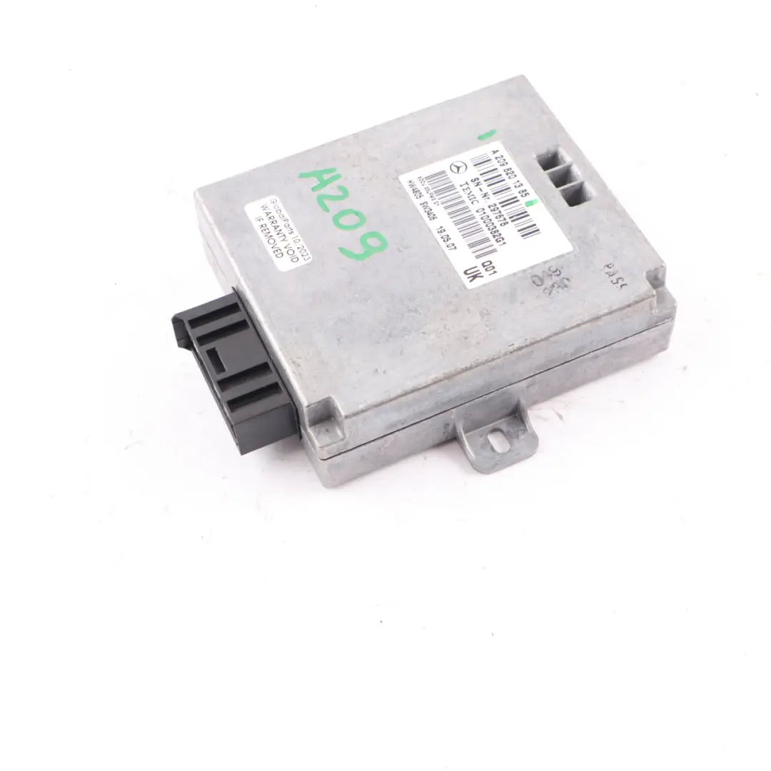 Voice Module Mercedes W203 W209 W211 Control Unit Input System to with Part number A2098201385 Voice Module Mercedes W203 W209 W211 Control Unit Input System - SKU A2098201385 - Part number A2098201385