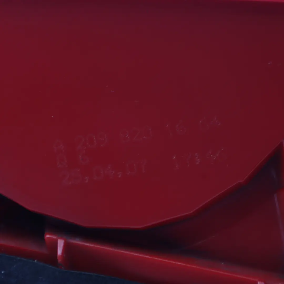 Luz trasera panel derecho tintado Lámpara para Mercedes CLK W209 con número de pieza A2098201664 Mercedes CLK W209 Luz trasera panel derecho tintado Lámpara - SKU A2098201664 - Número de pieza A2098201664