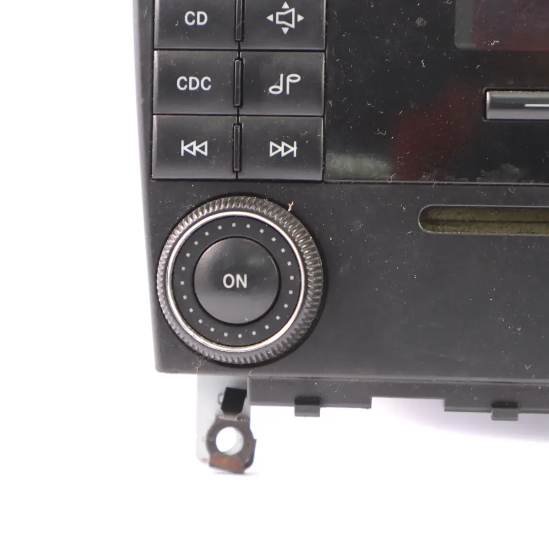 Mercedes CLK W209 Radio CD Lecteur Stéréo Audio Unité A2098700289 - SKU A2098202689 - Numéro de pièce A2098202689