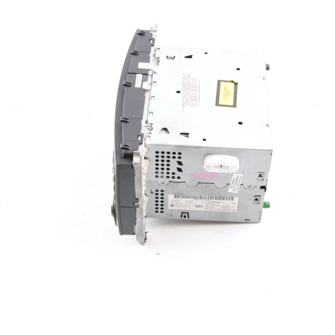 Radio Hauptgerät Media Player Navigation Bildschirm für Mercedes W209 mit Teilenummer A2098205489 Mercedes W209 Radio Hauptgerät Media Player Navigation Bildschirm - SKU A2098205489 - Teilenummer A2098205489