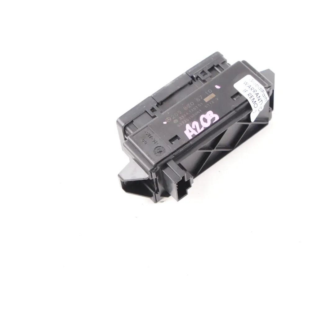 Tetto apribile Pulsante interruttore per Mercedes CLK W209 Cabrio con numero di parte A2098208710 Mercedes CLK W209 Cabrio Tetto apribile Pulsante interruttore - SKU A2098208710 - Numero di parte A2098208710