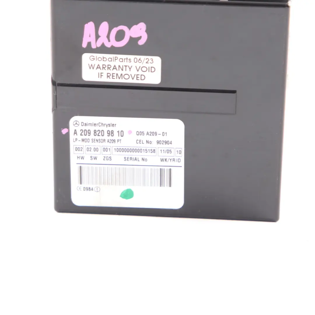 Alarm Anti Theft System Control Module Unit to Mercedes CLK A209 Cabrio with Part number A2098209810 Mercedes CLK A209 Cabrio Alarm Anti Theft System Control Module Unit - SKU A2098209810 - Part number A2098209810