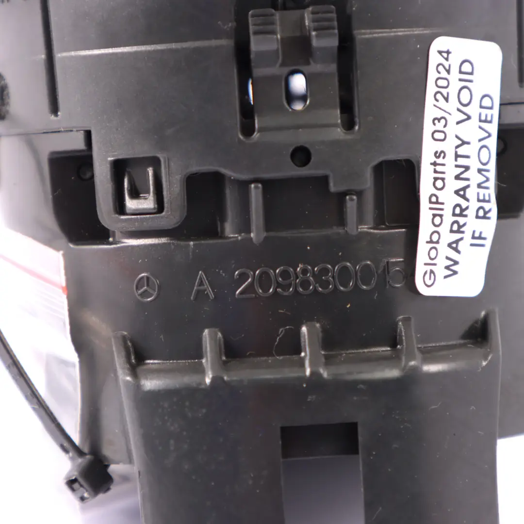 Bocchetta Aria Cruscotto Sinistra Destra Ugello per Mercedes CLK W209 con numero di parte A2098300154 Mercedes CLK W209 Bocchetta Aria Cruscotto Sinistra Destra Ugello - SKU A2098300154-1 - Numero di parte A2098300154