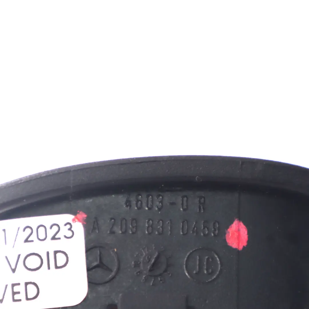 cruscotto inserto griglia sfiato aria destra per Mercedes C209 con numero di parte A2098310459 Mercedes C209 cruscotto inserto griglia sfiato aria destra - SKU A2098310459 - Numero di parte A2098310459