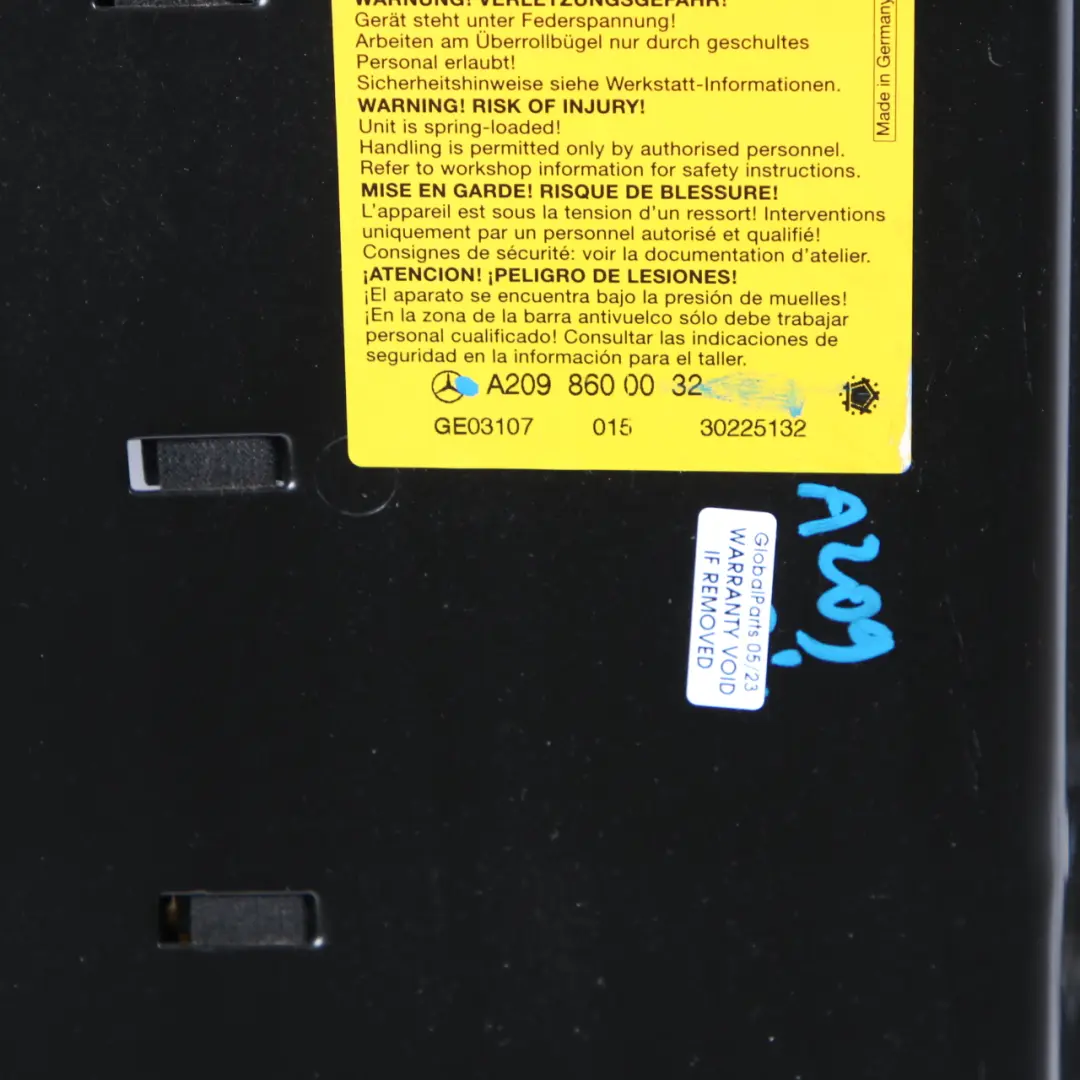 Hintere Kopfstütze Kopfstütze Überrollbügel Montage für Mercedes W209 Cabrio A209 mit Teilenummer A2098600032 Mercedes W209 Cabrio A209 Hintere Kopfstütze Kopfstütze Überrollbügel Montage - SKU A2098600032 - Teilenummer A2098600032