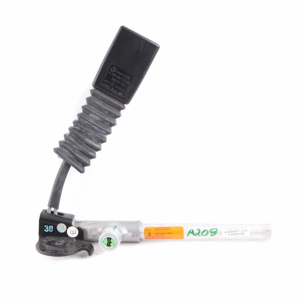 Boucle ceinture sécurité arrière droite inférieure pour Mercedes CLK W209 Convertible à propos du numéro de pièce A2098600469 Mercedes CLK W209 Convertible Boucle ceinture sécurité arrière droite inférieure - SKU A2098600469 - Numéro de pièce A2098600469