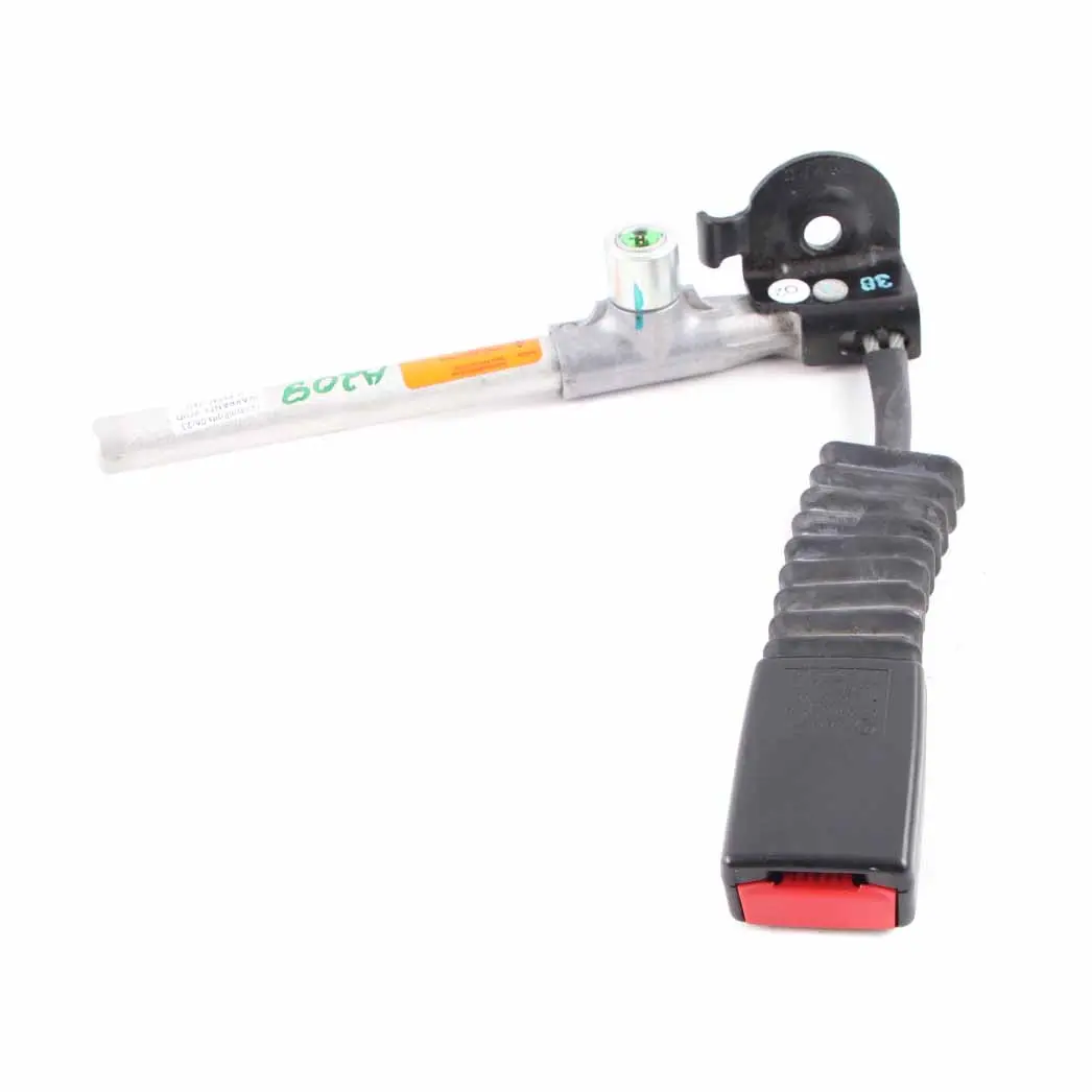 Fibbia cintura di sicurezza posteriore destra inferiore per Mercedes CLK W209 Cabrio con numero di parte A2098600469 Mercedes CLK W209 Cabrio Fibbia cintura di sicurezza posteriore destra inferiore - SKU A2098600469 - Numero di parte A2098600469