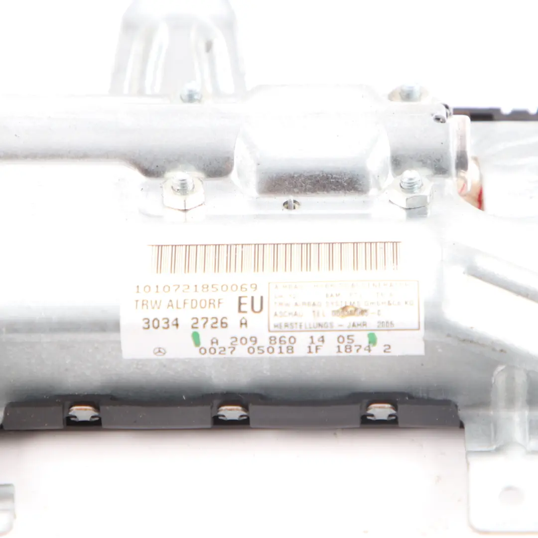 Puerta Delantera Airbag Derecho SRS para Mercedes CLK W209 con número de pieza A2098601405 Mercedes CLK W209 Puerta Delantera Airbag Derecho SRS - SKU A2098601405 - Número de pieza A2098601405