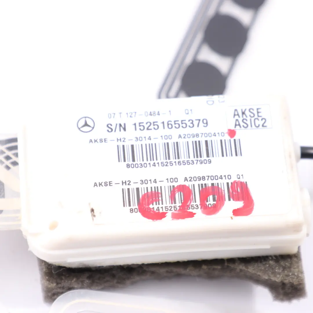 Mercedes W209 Unidad Control Alfombrilla Sensor Ocupación Asiento Delantero - SKU A2098700410 - Número de pieza A2098700410