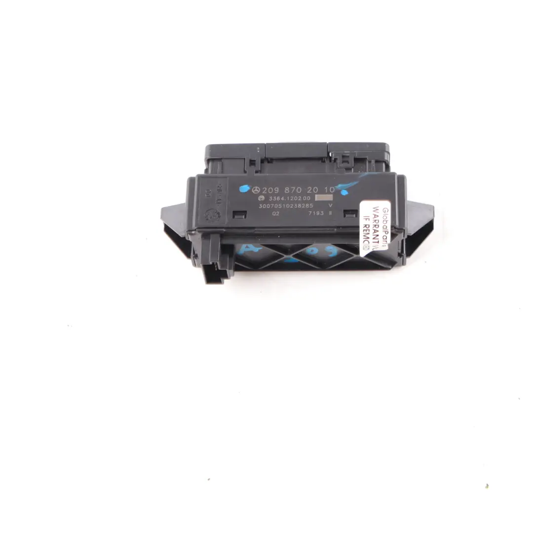 Plegable Techo Interruptor para Mercedes CLK W209 Convertible Cabrio con número de pieza A2098702010 Mercedes CLK W209 Convertible Cabrio Plegable Techo Interruptor - SKU A2098702010 - Número de pieza A2098702010