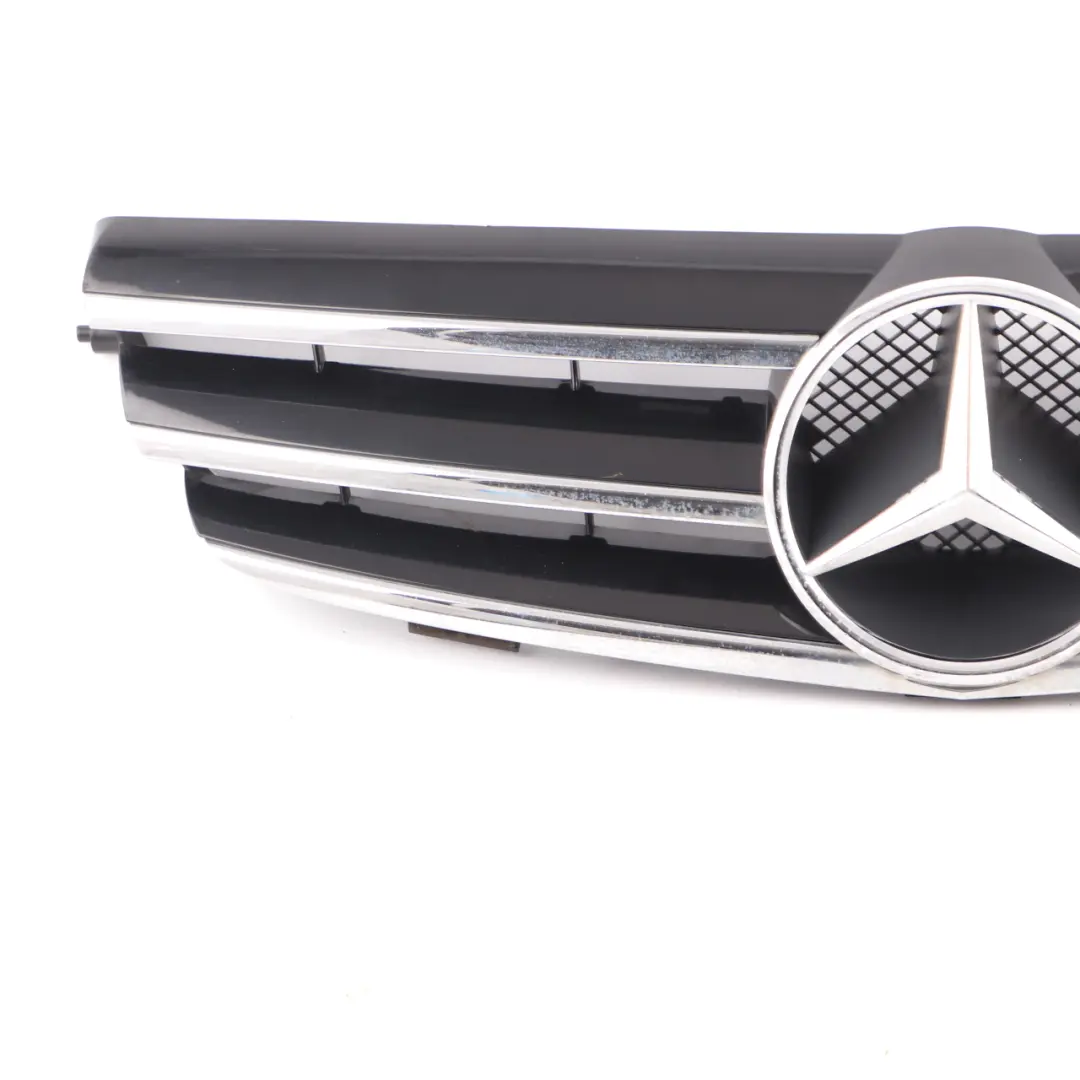 Mercedes W209 Grille Avant Capot Radiateur Capot Panneau Chromé - SKU A2098800123 - Numéro de pièce A2098800123