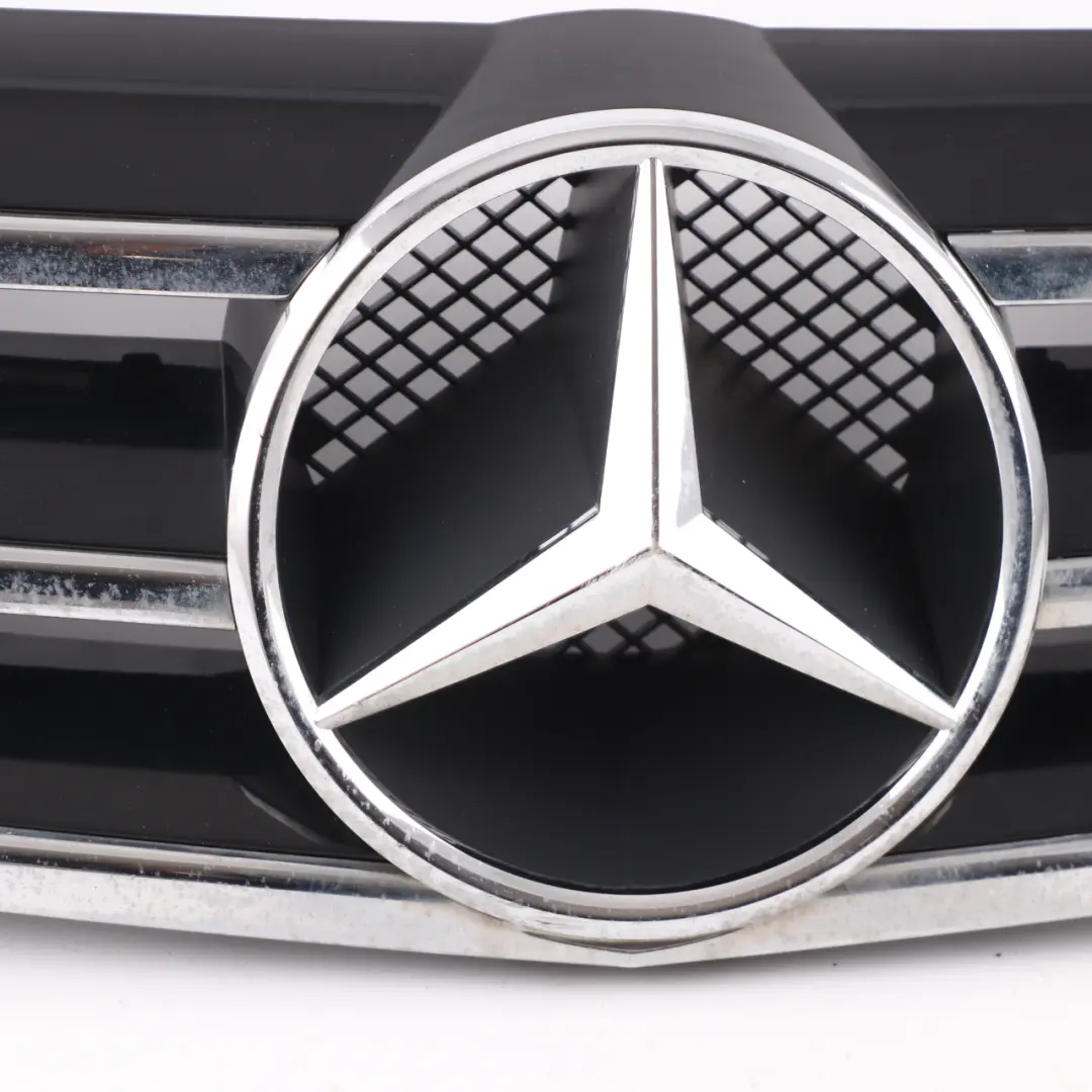 Frontgrill Abdeckung Kühler Motorhaube Panel Chrom für Mercedes W209 mit Teilenummer A2098800123 Mercedes W209 Frontgrill Abdeckung Kühler Motorhaube Panel Chrom - SKU A2098800123 - Teilenummer A2098800123