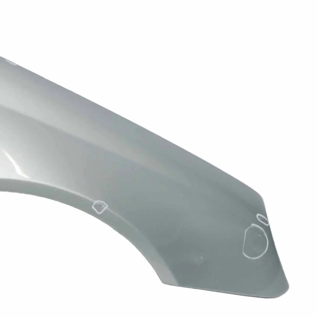 Pannello laterale anteriore destro Tellurium Silver - 762 per Mercedes CLK C209 con numero di parte A2098800418 Mercedes CLK C209 Pannello laterale anteriore destro Tellurium Silver - 762 - SKU A2098800418-TES1 - Numero di parte A2098800418