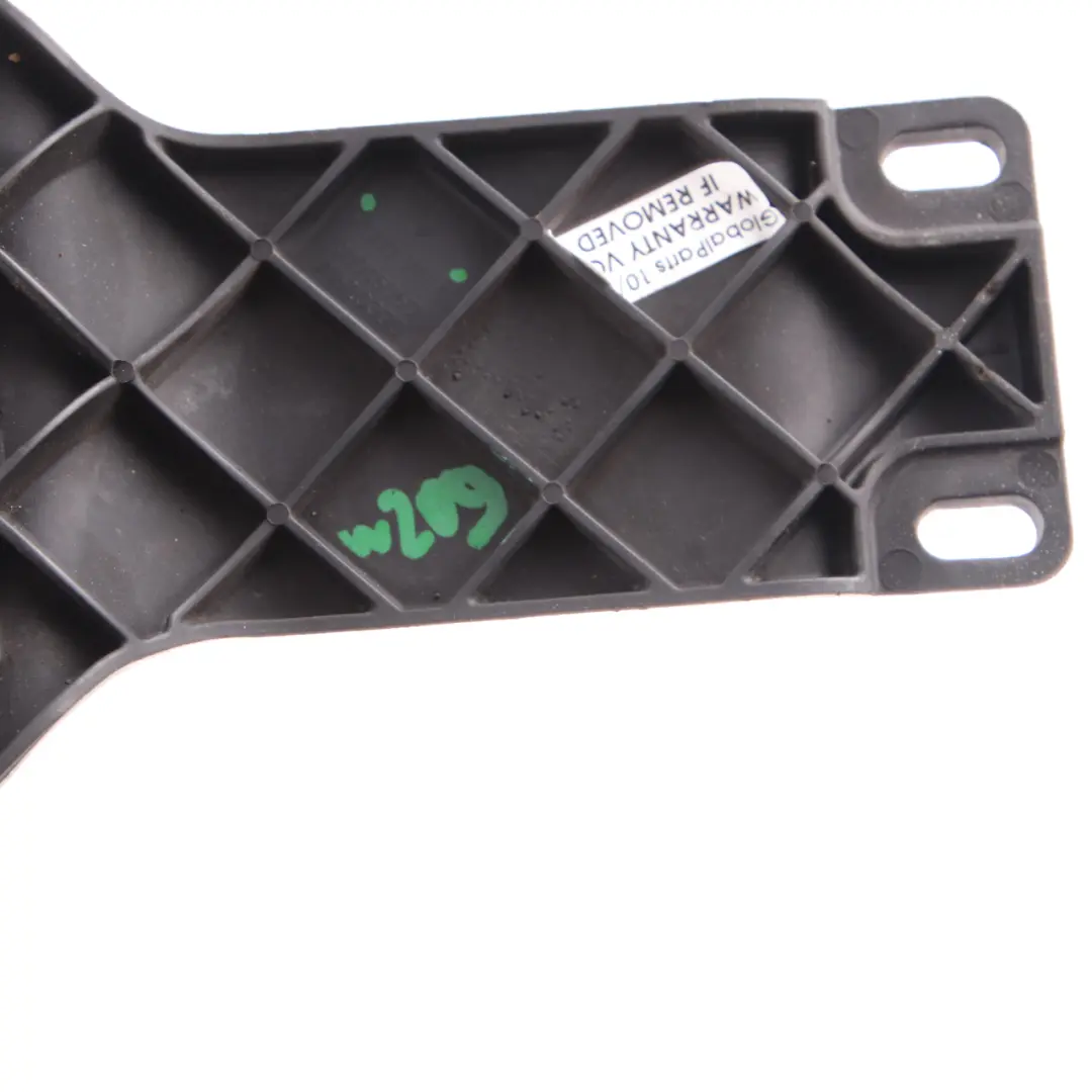 Rejilla Radiador Soporte Delantero Embellecedor para Mercedes W209 con número de pieza A2098890090 Mercedes W209 Rejilla Radiador Soporte Delantero Embellecedor - SKU A2098890090 - Número de pieza A2098890090