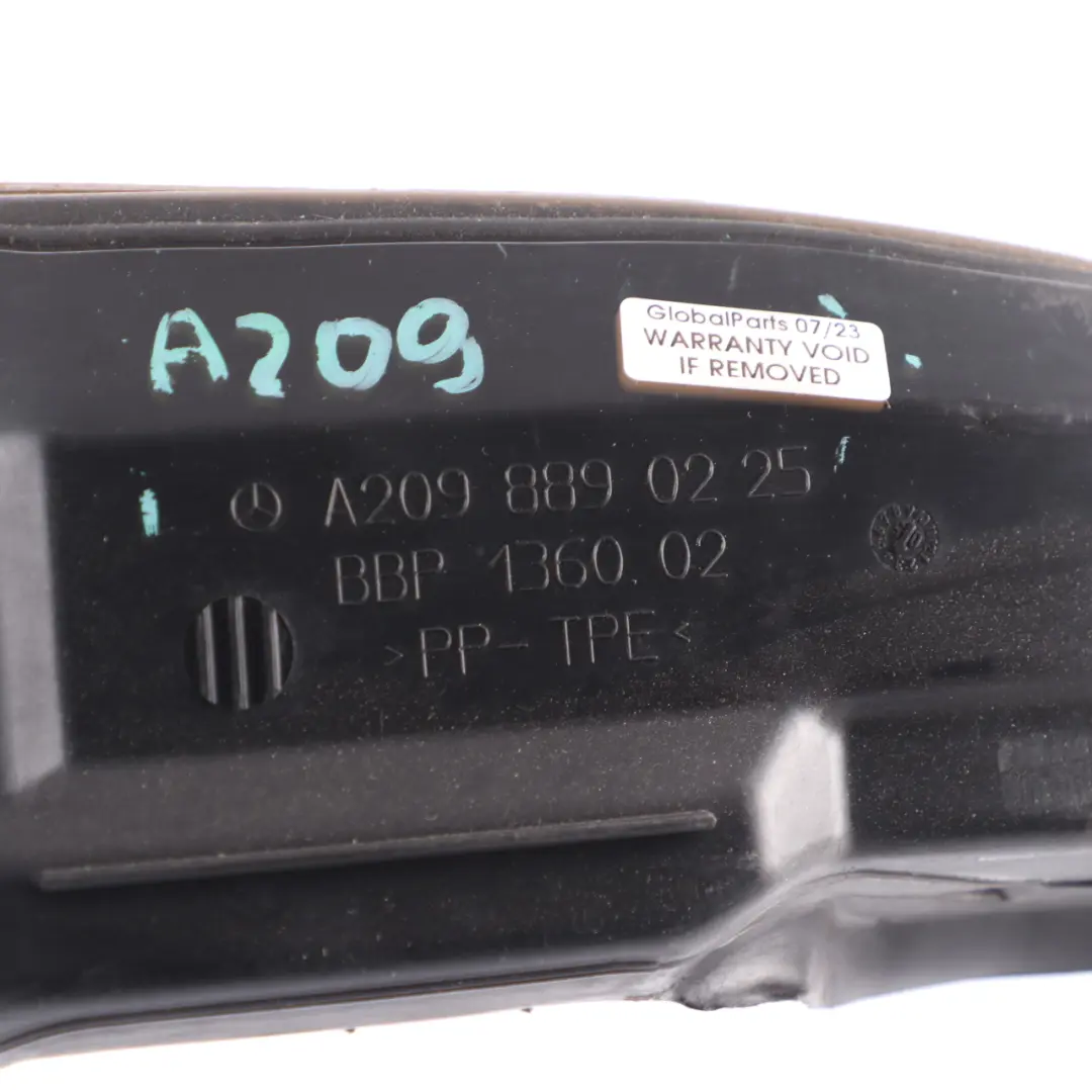 Guardabarros Sello Panel Delantero Derecho para Mercedes W209 con número de pieza A2098890225 Mercedes W209 Guardabarros Sello Panel Delantero Derecho - SKU A2098890225 - Número de pieza A2098890225