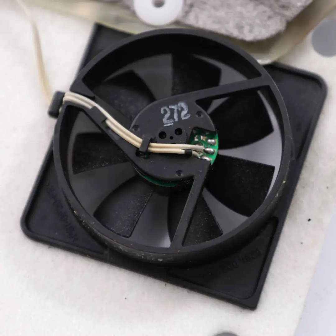 Vordersitz Lordosekissen Pumpe Links für Mercedes C209 mit Teilenummer A2099100575 Mercedes C209 Vordersitz Lordosekissen Pumpe Links - SKU A2099100575 - Teilenummer A2099100575