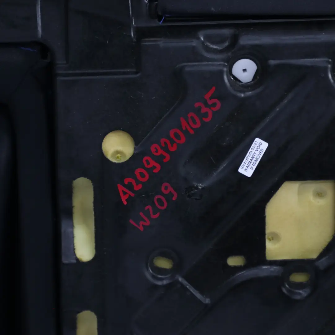 Schienale posteriore Rivestimento pelle per Mercedes A209 Cabrio con numero di parte A2099202347 Mercedes A209 Cabrio Schienale posteriore Rivestimento pelle - SKU A2099202347 - Numero di parte A2099202347