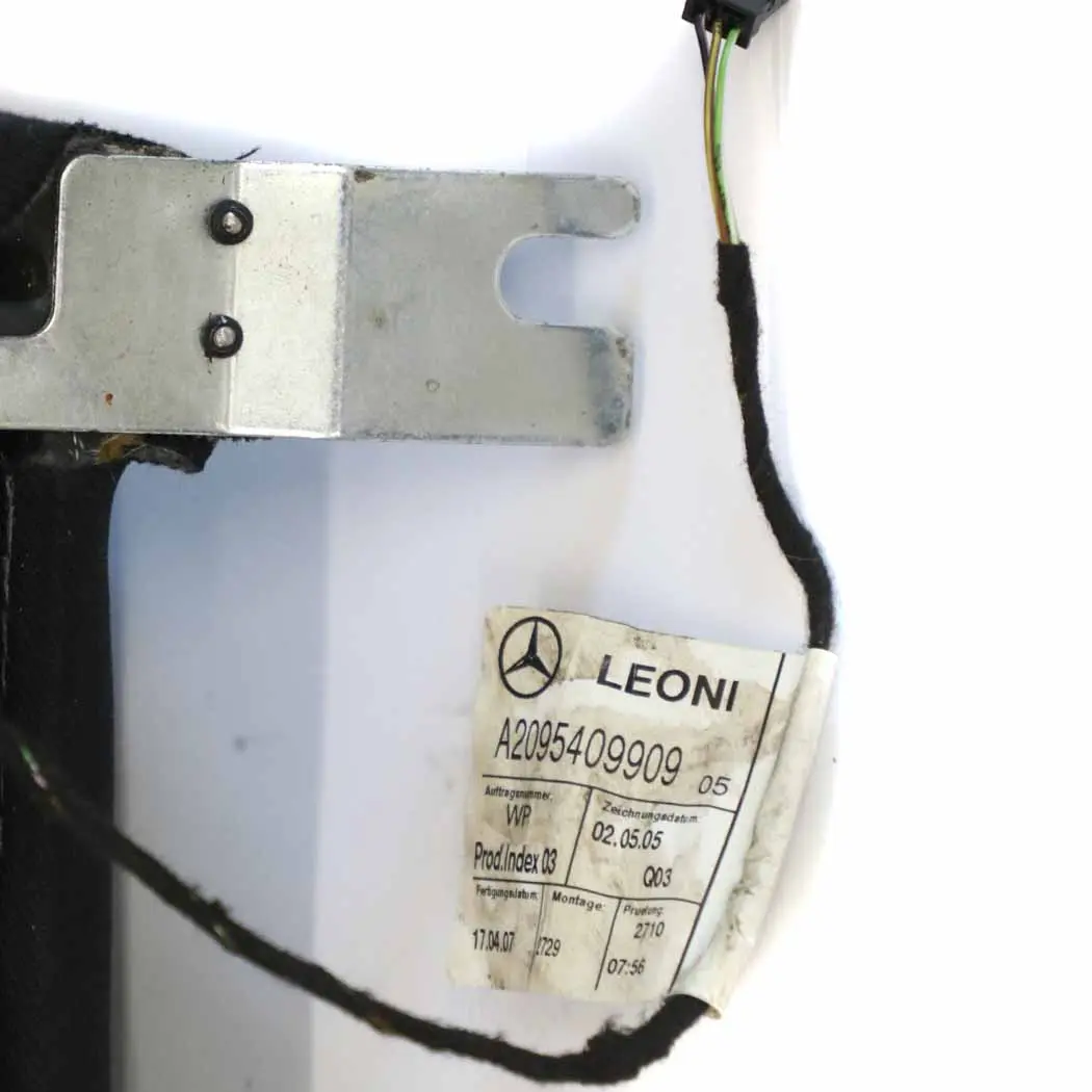 Schienale posteriore Rivestimento panno tessuto nero per Mercedes A209 Cabrio con numero di parte A2099201035 Mercedes A209 Cabrio Schienale posteriore Rivestimento panno tessuto nero - SKU A2099201035 - Numero di parte A2099201035