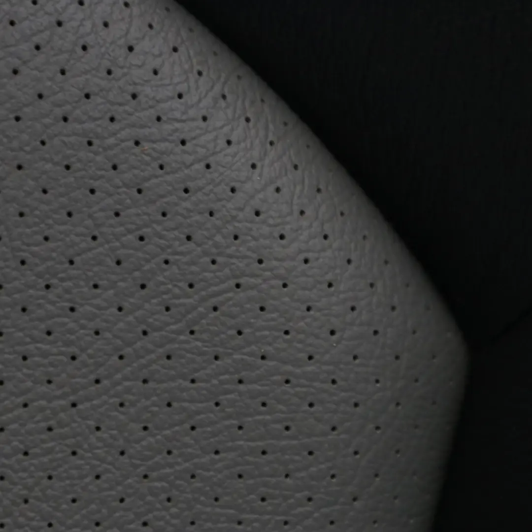 Respaldo Asiento Trasero Respaldo Cuero para Mercedes A209 Cabrio con número de pieza A2099202347 Mercedes A209 Cabrio Respaldo Asiento Trasero Respaldo Cuero - SKU A2099202347 - Número de pieza A2099202347