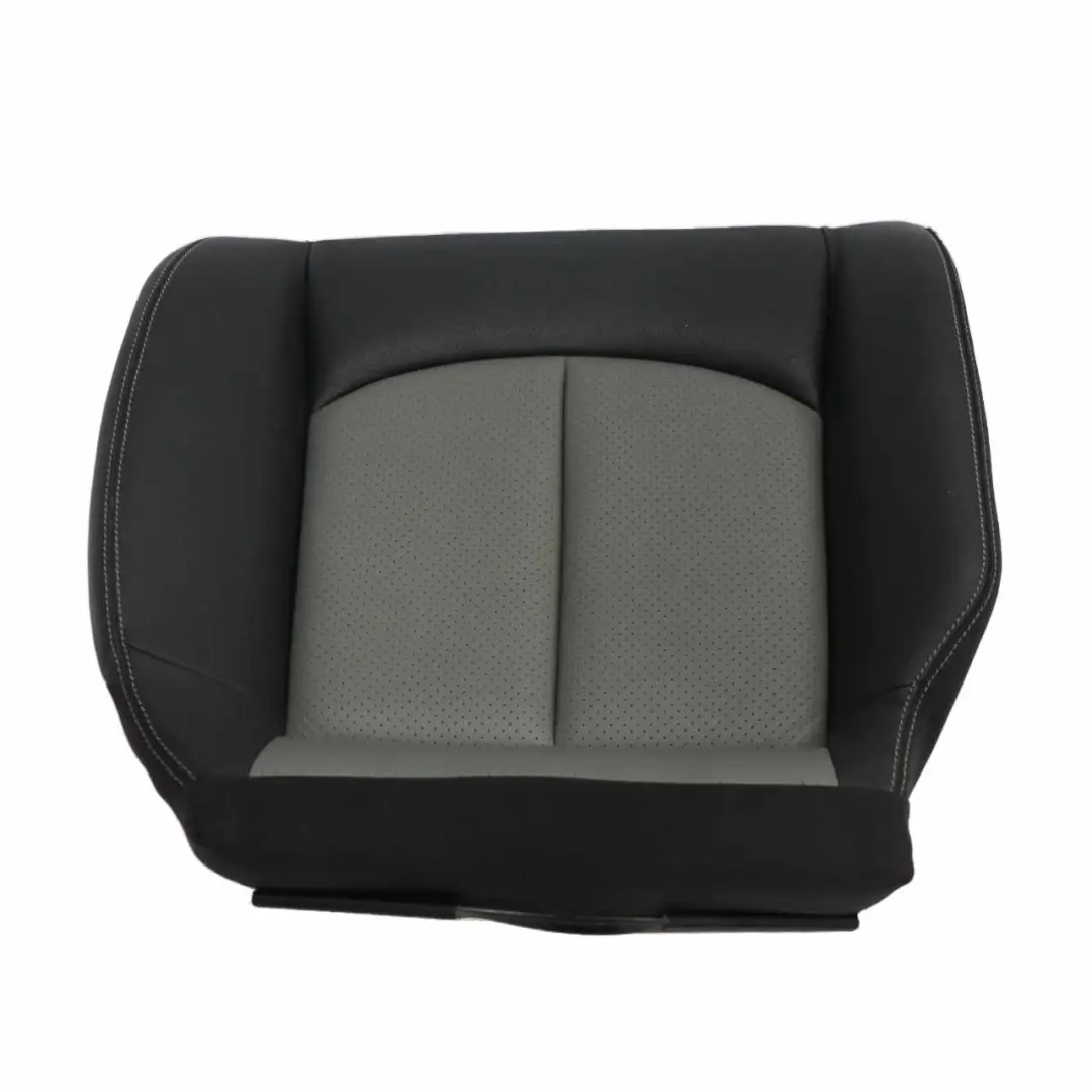 Housse de siège arrière gauche banquette cuir Nappa Grey pour Mercedes W209 à propos du numéro de pièce A2099201546 Mercedes W209 Housse de siège arrière gauche banquette cuir Nappa Grey - SKU A2099201546 - Numéro de pièce A2099201546