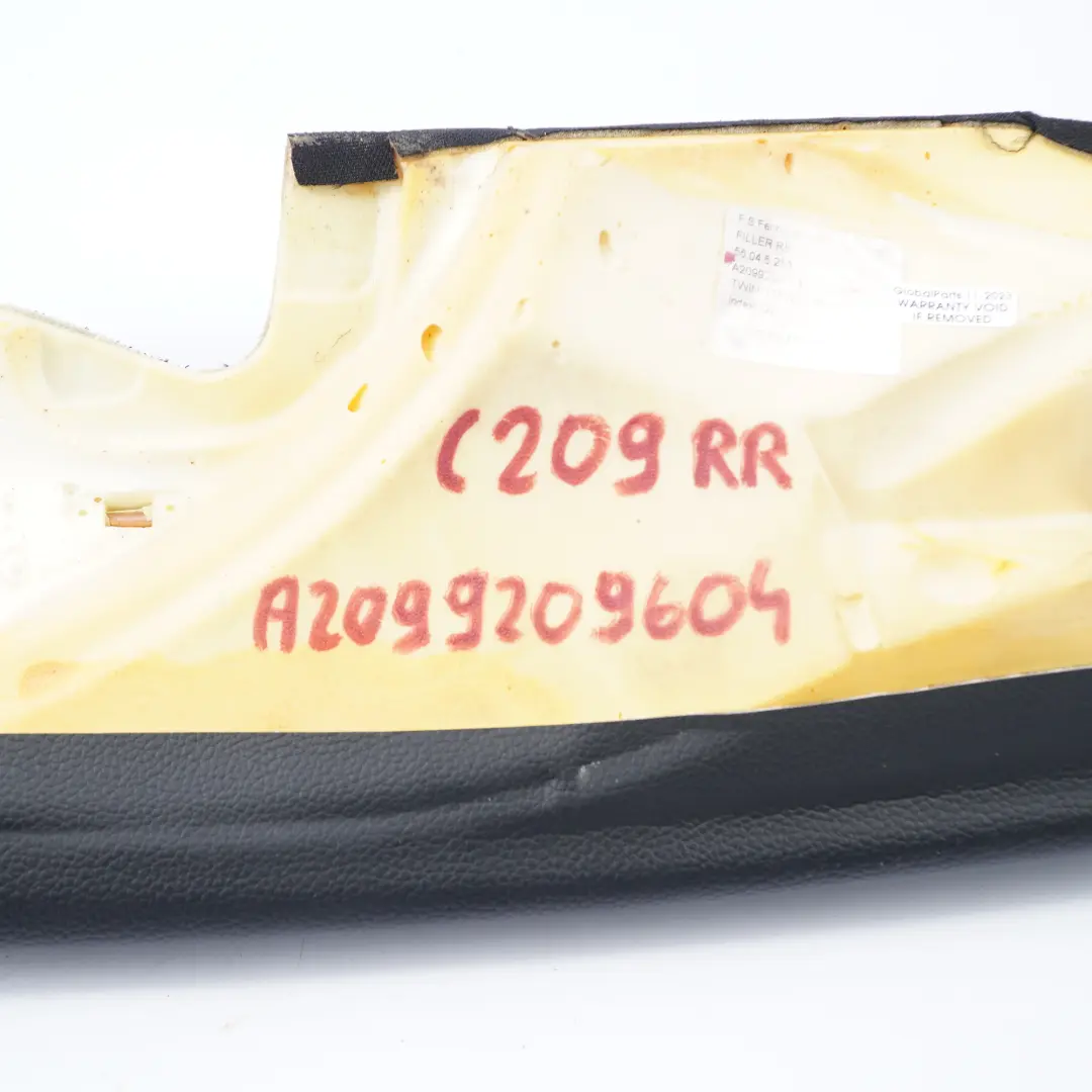  Siège latéral Mercedes C209 Finition du panneau arrière droite Tissu noir Cuir - SKU A2099209604 - Numéro de pièce A2099209604