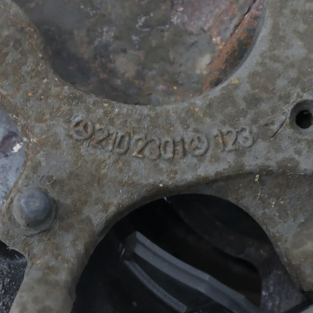 Sospensione anteriore destra Disco Freno Portaruota per Mercedes W210 E 240 con numero di parte A2103300120 Mercedes W210 E 240 Sospensione anteriore destra Disco Freno Portaruota - SKU A2103300120 - Numero di parte A2103300120