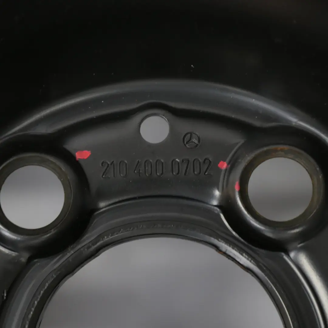 Ruota scorta in acciaio 16" 7J Pneumatico 205/65 ET:37 per Mercedes W210 con numero di parte A2104000702 Mercedes W210 Ruota scorta in acciaio 16" 7J Pneumatico 205/65 ET:37 - SKU A2104000702 - Numero di parte A2104000702