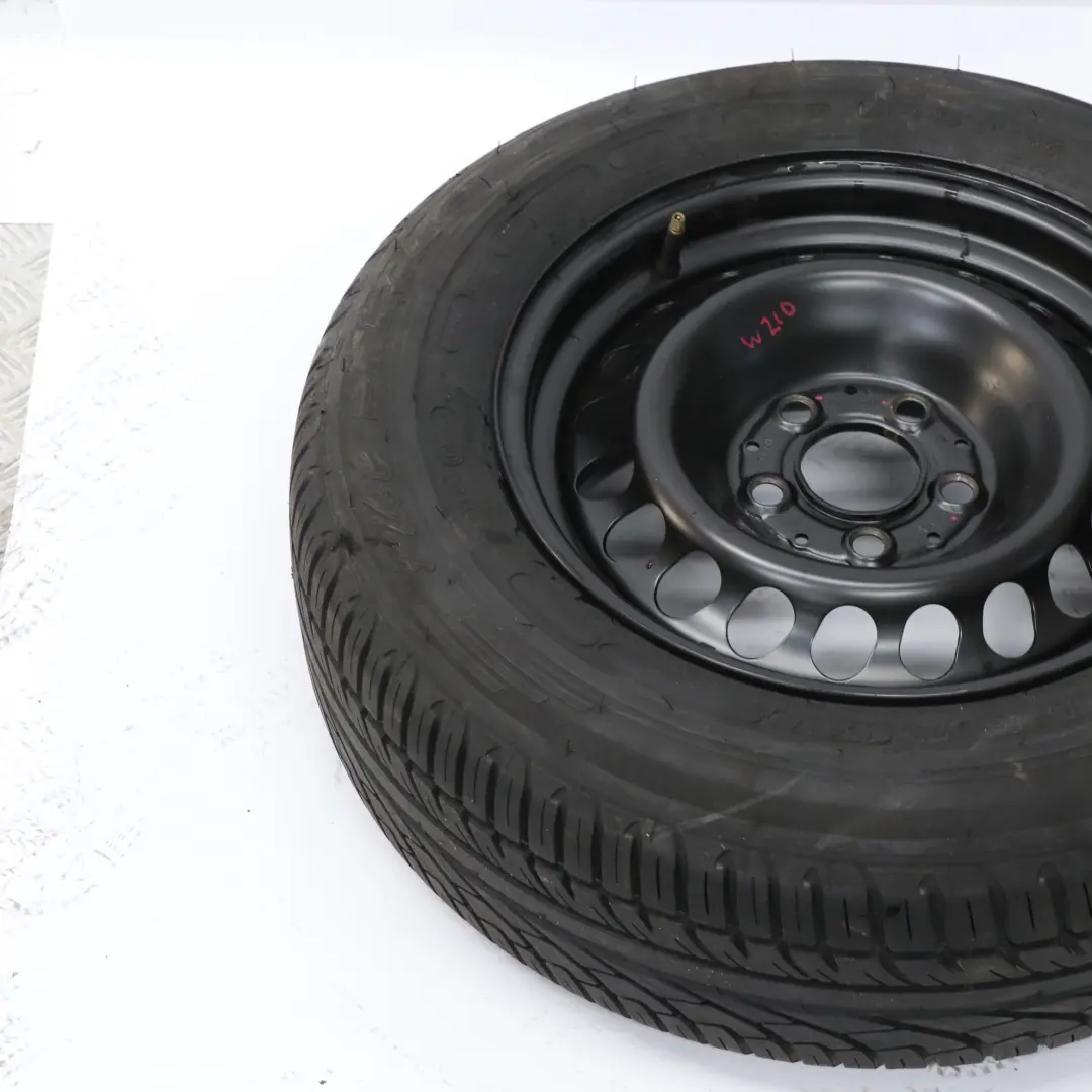 Roue de secours acier 16" 7J Pneu 205/65 ET:37 pour Mercedes W210 à propos du numéro de pièce A2104000702 Mercedes W210 Roue de secours acier 16" 7J Pneu 205/65 ET:37 - SKU A2104000702 - Numéro de pièce A2104000702