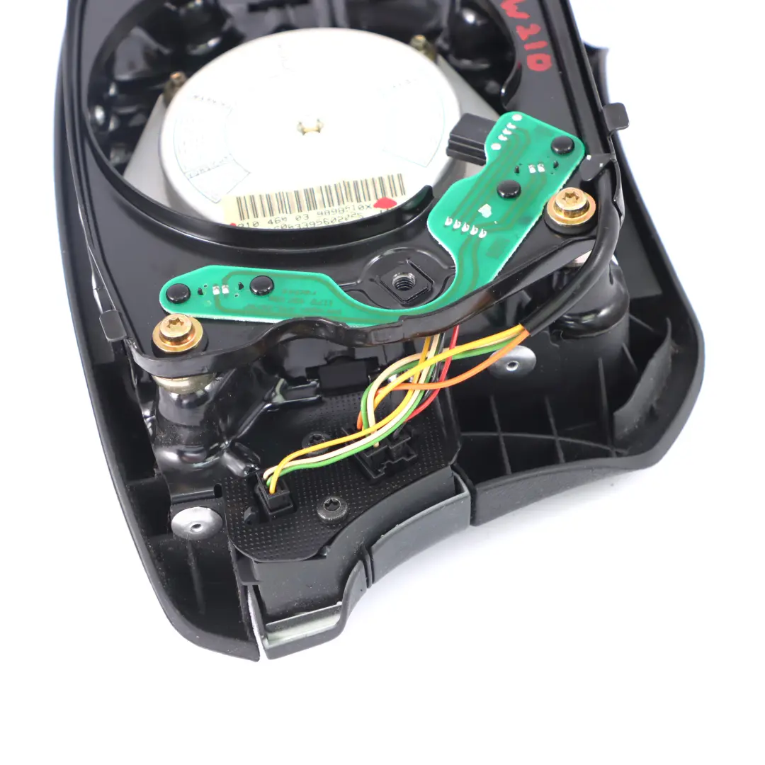 Modulo aria volante lato guida nero A2104600398 per Mercedes W210 con numero di parte A2104600598 Mercedes W210 Modulo aria volante lato guida nero A2104600398 - SKU A2104600598 - Numero di parte A2104600598