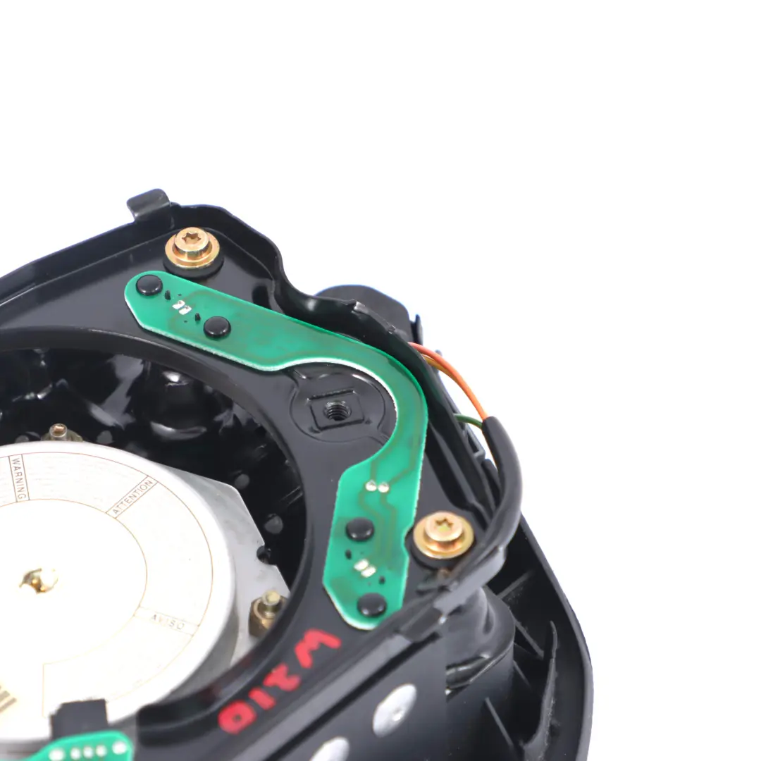 Modulo aria volante lato guida nero A2104600398 per Mercedes W210 con numero di parte A2104600598 Mercedes W210 Modulo aria volante lato guida nero A2104600398 - SKU A2104600598 - Numero di parte A2104600598