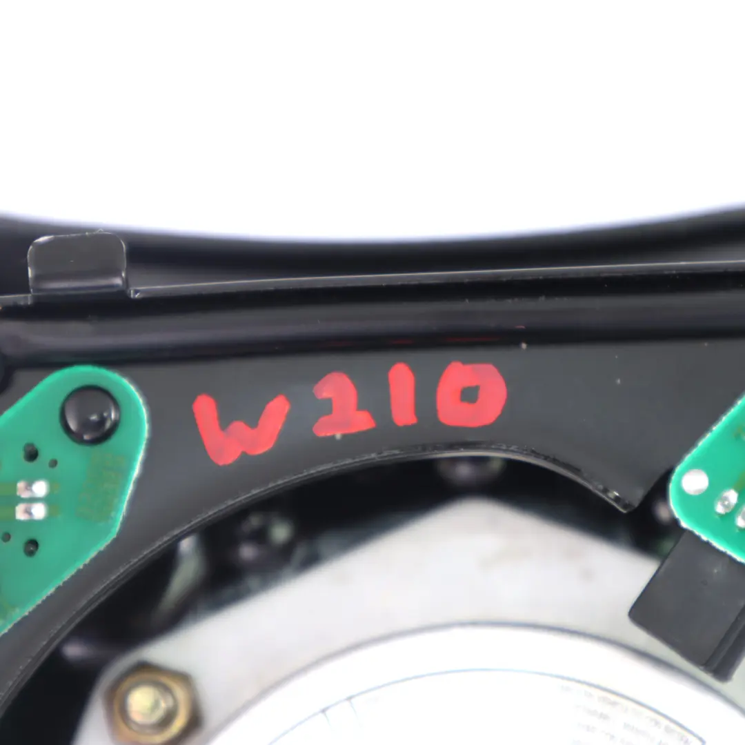 Módulo de Aire Lado del Conductor Negro A2104600398 para Mercedes W210 Volante con número de pieza A2104600598 Mercedes W210 Volante Módulo de Aire Lado del Conductor Negro A2104600398 - SKU A2104600598 - Número de pieza A2104600598