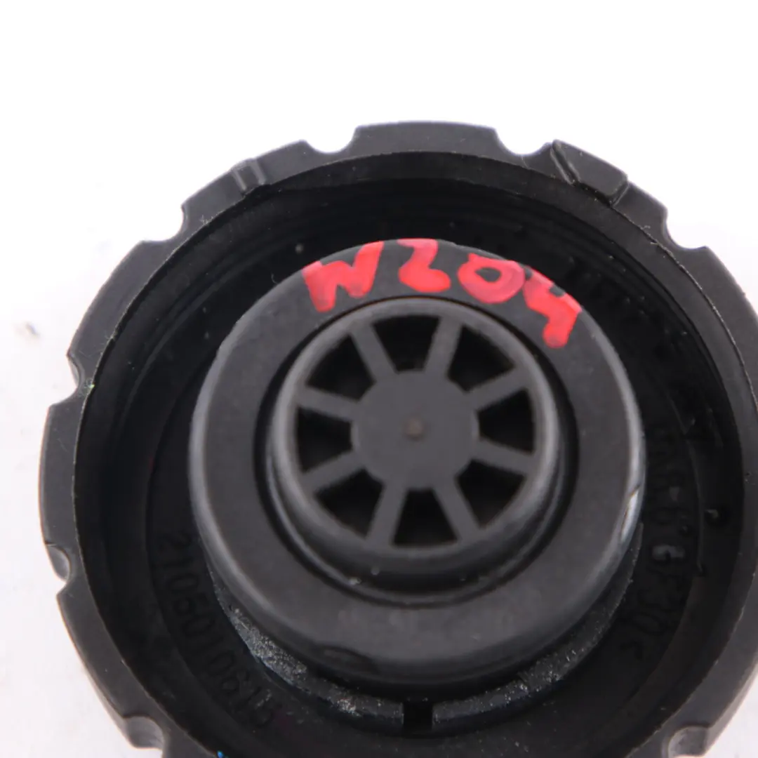 Coperchio serbatoio di espansione del refrigerante per Mercedes W204 W246 W176 W212 con numero di parte A2105010615 Mercedes W204 W246 W176 W212 Coperchio serbatoio di espansione del refrigerante - SKU A2105010615 - Numero di parte A2105010615