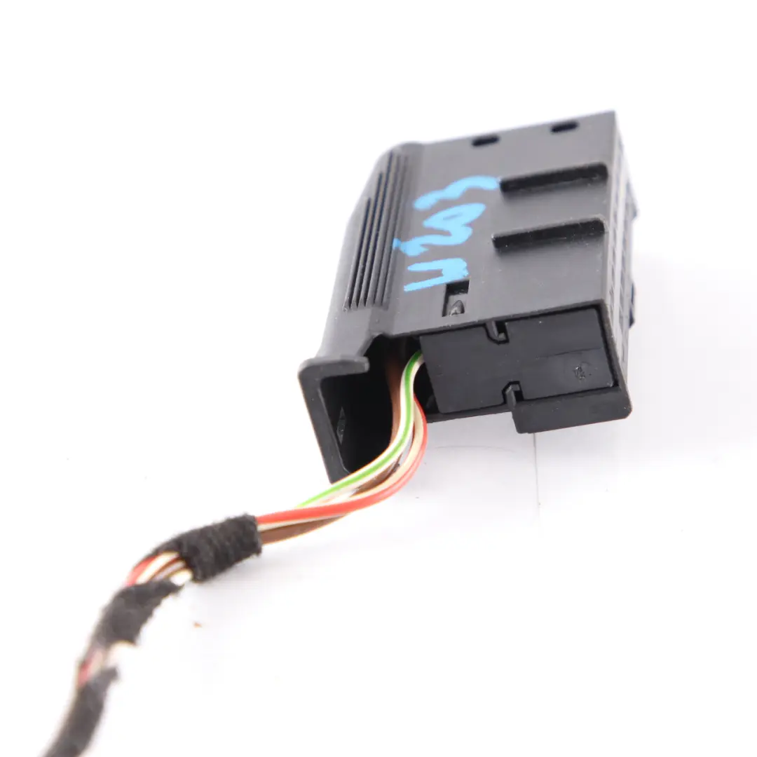 Cable Connector Mercedes W204 W210 W212 W639 Plug Wiring Loom Cap to with Part number A2105450403 Cable Connector Mercedes W204 W210 W212 W639 Plug Wiring Loom Cap - SKU A2105450403 - Part number A2105450403