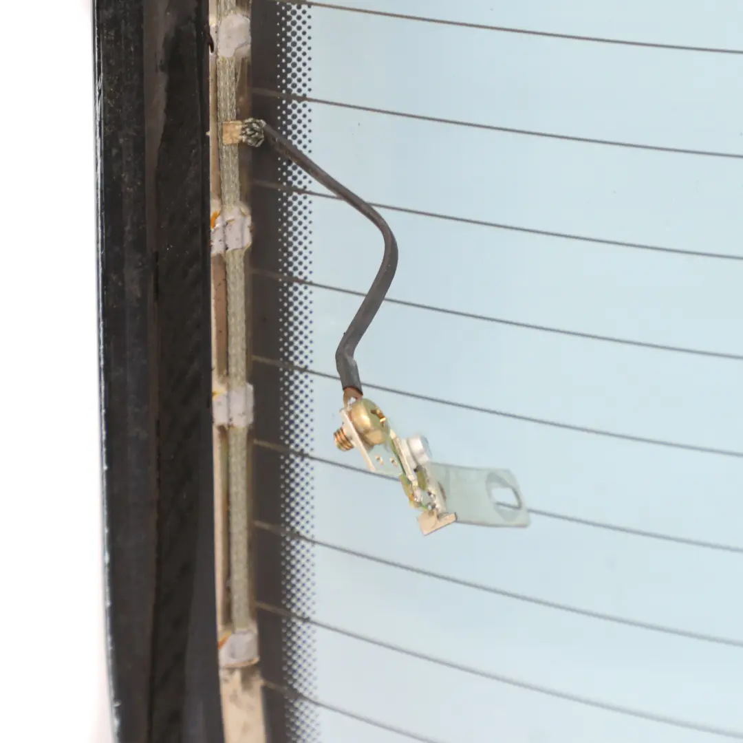 Szyba Tylna AS2 Niebieska do Mercedes W210 Sedan o numerze A2106702280 Mercedes W210 Sedan Szyba Tylna AS2 Niebieska - SKU A2106702280 - Numer Części A2106702280