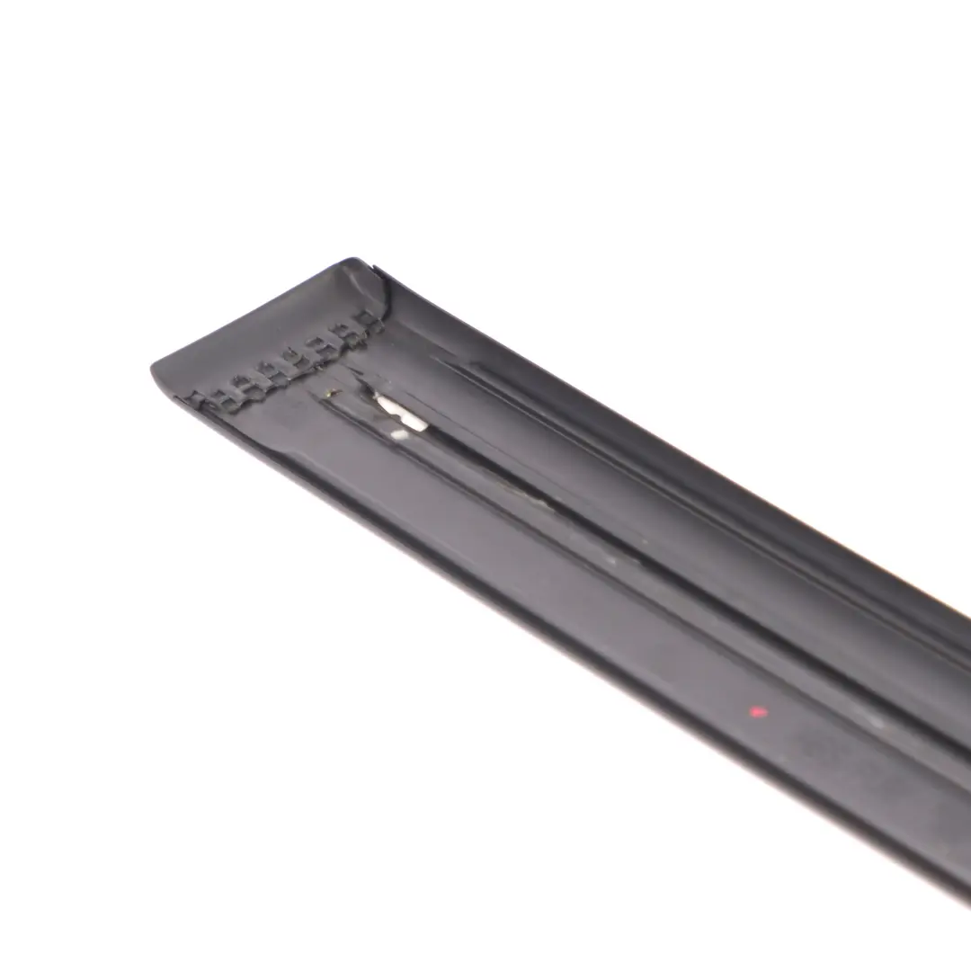 Coperchio Ingresso Anteriore Sinistro Destro Davanzale per Mercedes W210 con numero di parte A2106802335 Mercedes W210 Coperchio Ingresso Anteriore Sinistro Destro Davanzale - SKU A2106802335 - Numero di parte A2106802335