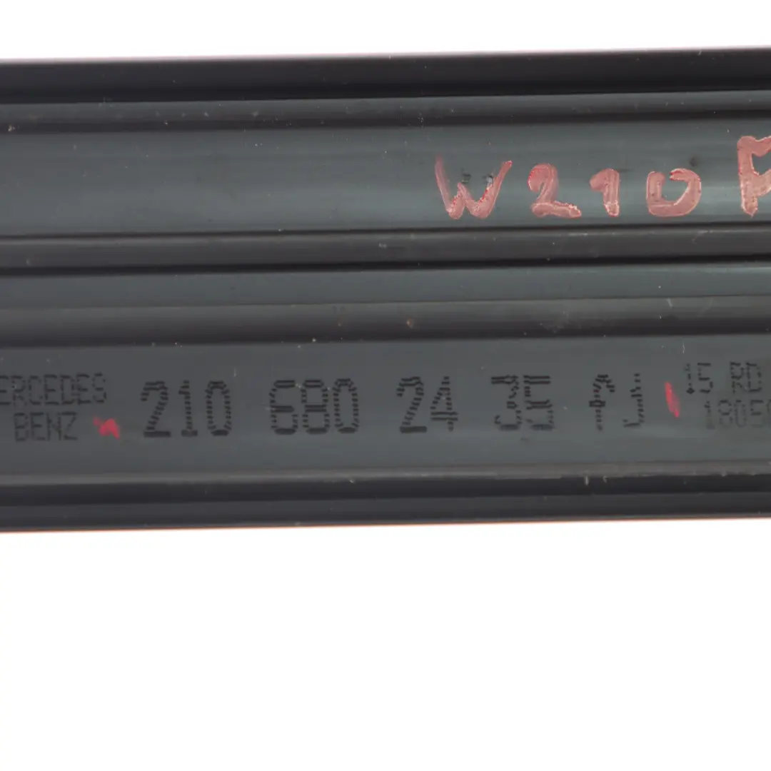 Couvercle d'entrée arriere gauche droite seuil porte pour Mercedes W210 à propos du numéro de pièce A2106802435 Mercedes W210 Couvercle d'entrée arriere gauche droite seuil porte - SKU A2106802435 - Numéro de pièce A2106802435