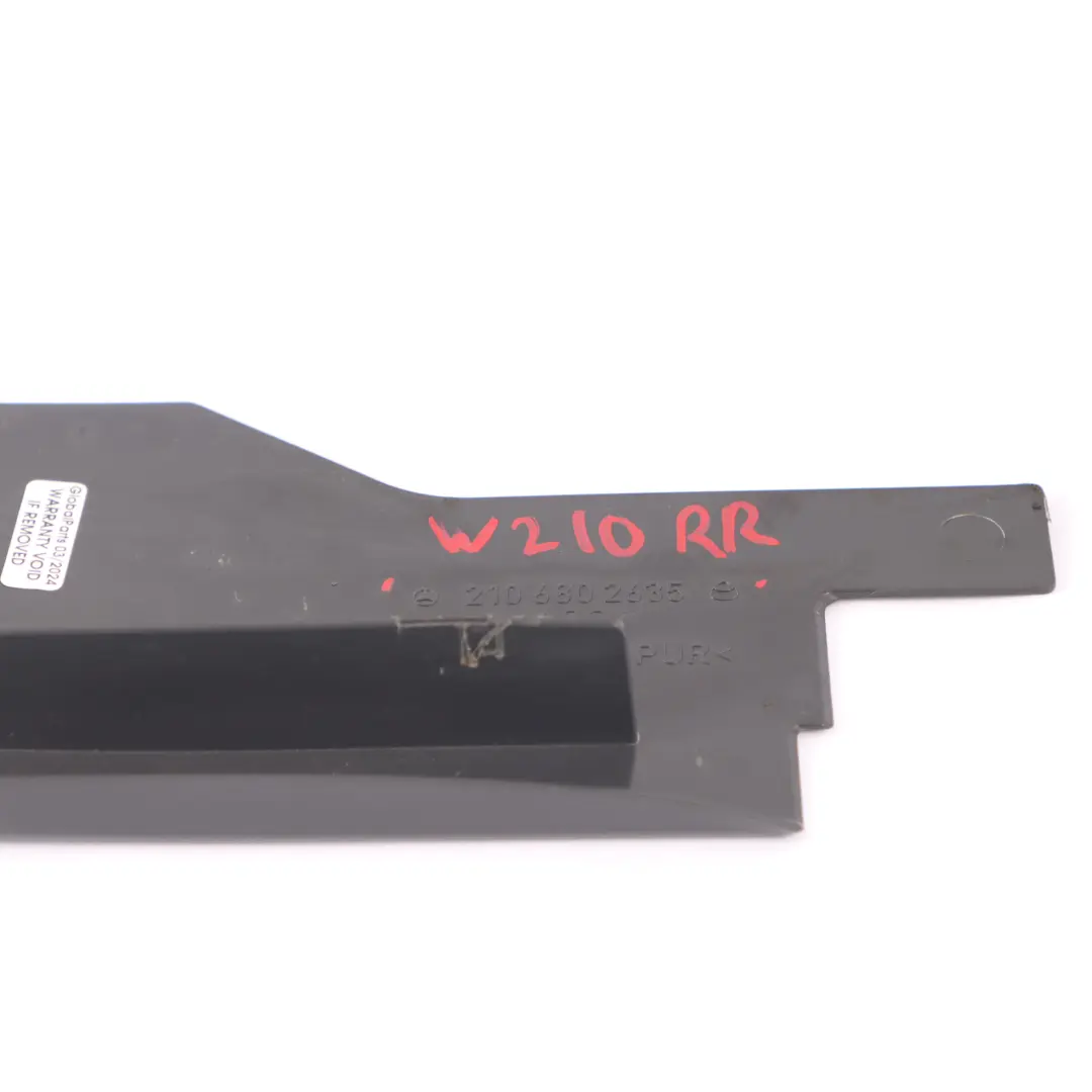 Tapa Entrada Mercedes W210 Interior Trasero Derecho Sill Trim Negro para con número de pieza A2106802635 Tapa Entrada Mercedes W210 Interior Trasero Derecho Sill Trim Negro - SKU A2106802635 - Número de pieza A2106802635