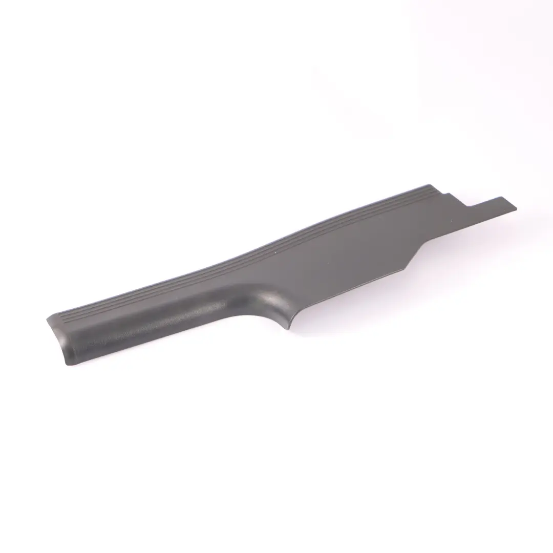 Coperchio d'ingresso Mercedes W210 interno posteriore destro Sill Trim Nero per con numero di parte A2106802635 Coperchio d'ingresso Mercedes W210 interno posteriore destro Sill Trim Nero - SKU A2106802635 - Numero di parte A2106802635