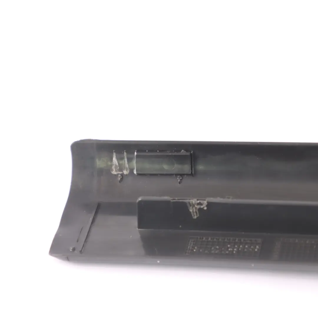  Tapa Entrada Mercedes W210 Interior Trasero Derecho Sill Trim Negro - SKU A2106802635 - Número de pieza A2106802635