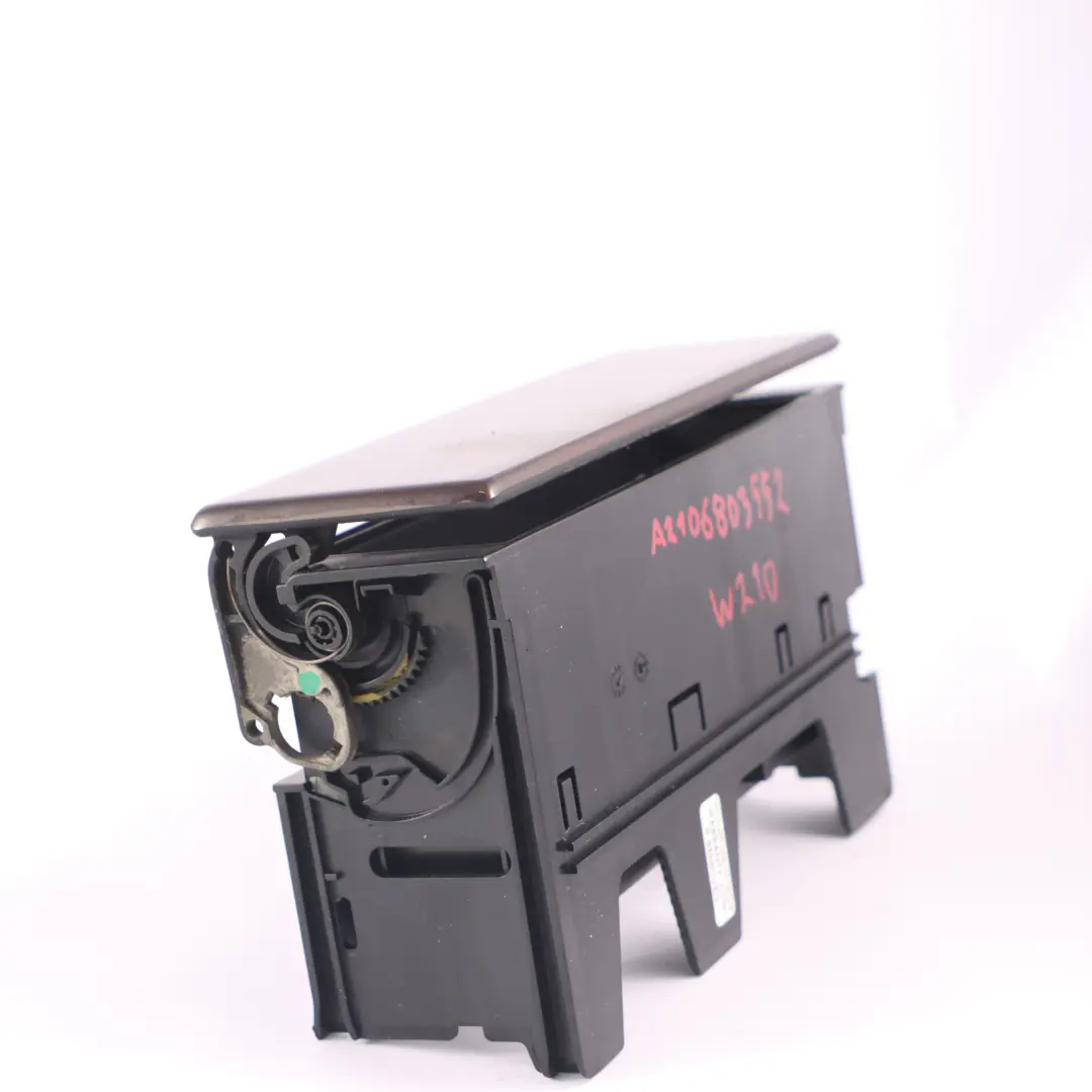 Plateau de rangement de la console centrale avant pour Mercedes W210 à propos du numéro de pièce A2106803552 Mercedes W210 Plateau de rangement de la console centrale avant - SKU A2106803552 - Numéro de pièce A2106803552