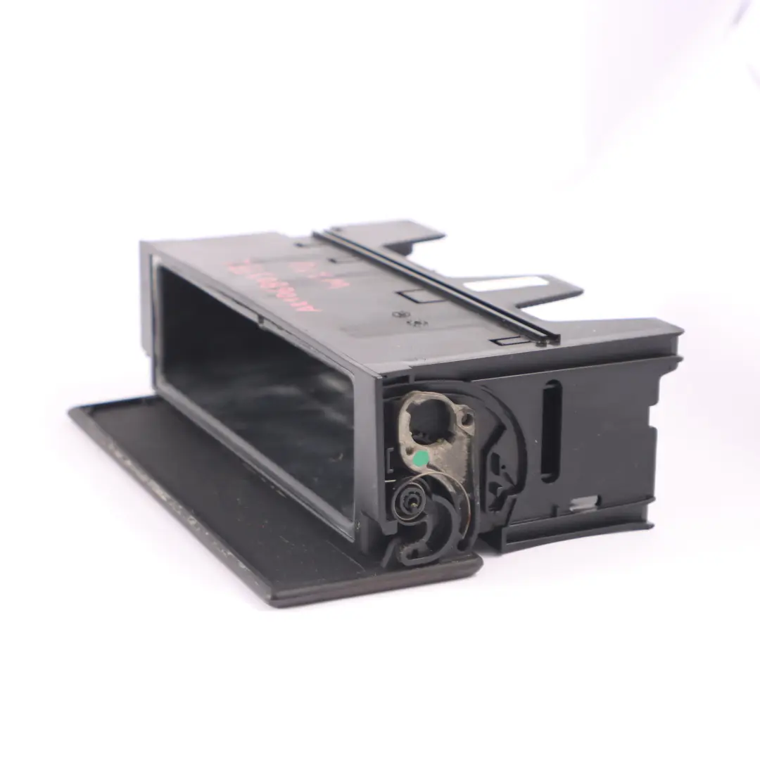 Plateau de rangement de la console centrale avant pour Mercedes W210 à propos du numéro de pièce A2106803552 Mercedes W210 Plateau de rangement de la console centrale avant - SKU A2106803552 - Numéro de pièce A2106803552