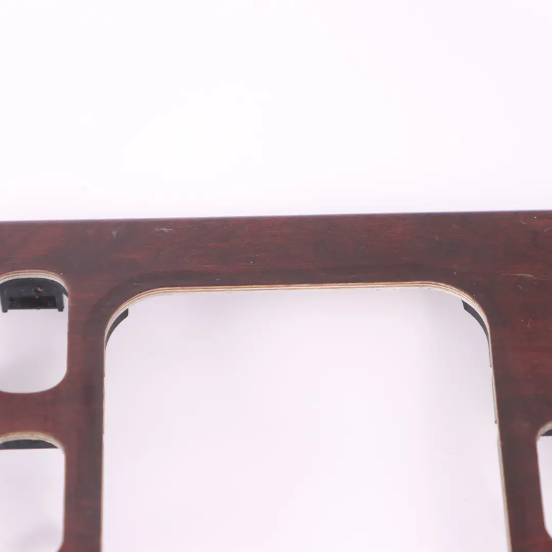 Osłona Panel Dźwigni Zmiany Biegów Automat Drewno do Mercedes W210 o numerze A2106808639 Mercedes W210 Osłona Panel Dźwigni Zmiany Biegów Automat Drewno - SKU A2106808639 - Numer Części A2106808639