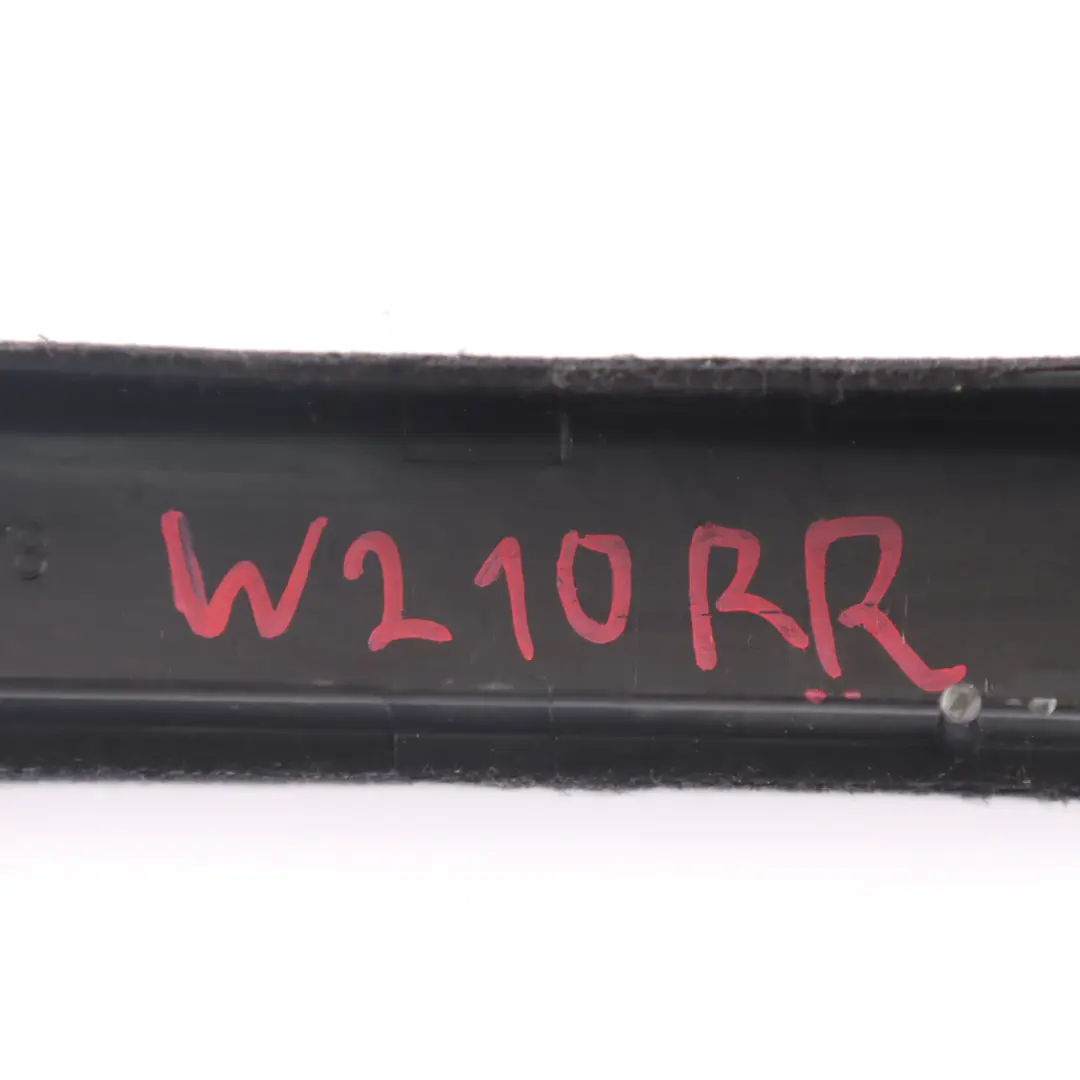 Mercedes W210 Rivestimento interno pannello posteriore destro nero - SKU A2106900226 - Numero di parte A2106900226