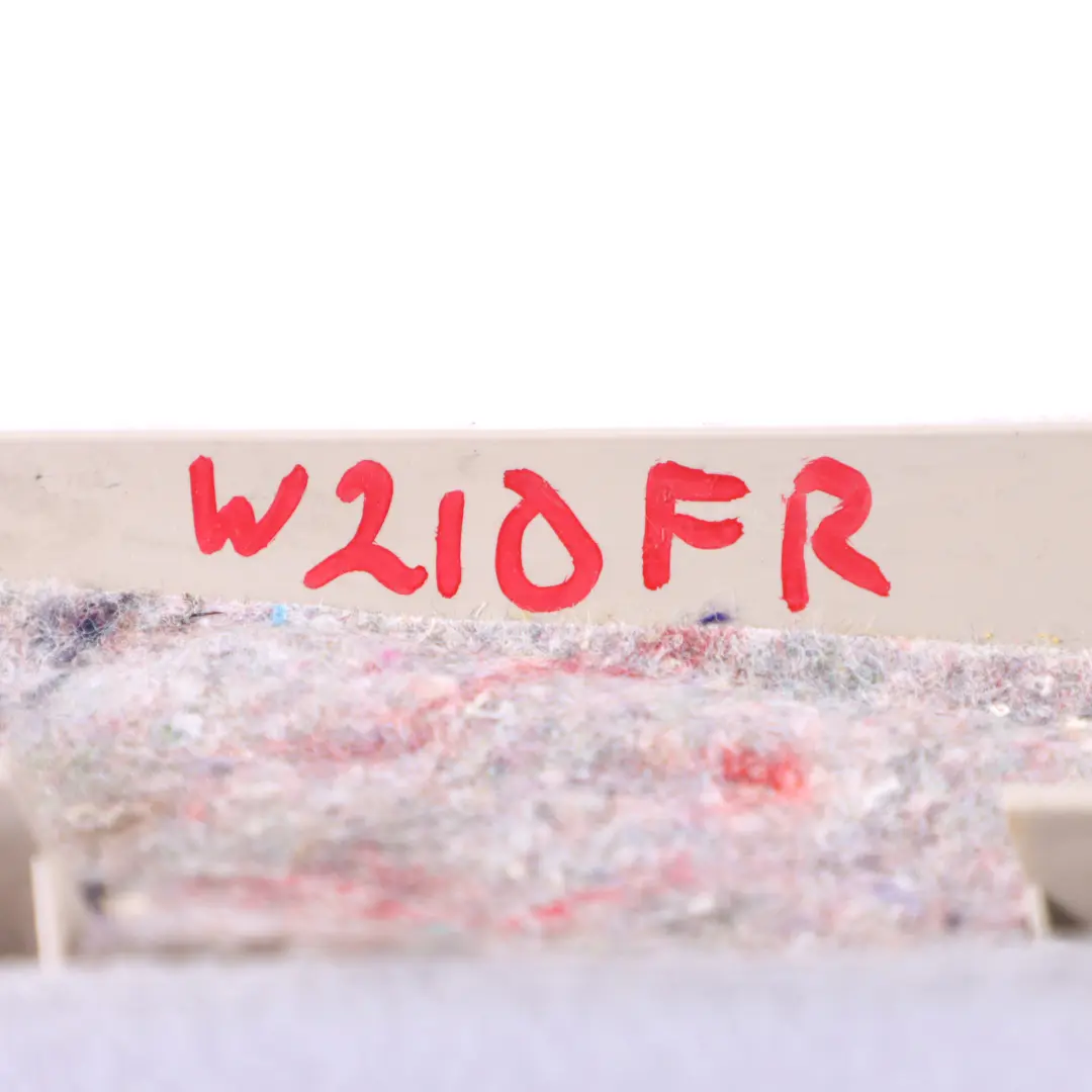 Säule A-Säule Trim Abdeckung Panel vorne rechts Grau für Mercedes W210 mit Teilenummer A2106903440 Mercedes W210 Säule A-Säule Trim Abdeckung Panel vorne rechts Grau - SKU A2106903440 - Teilenummer A2106903440