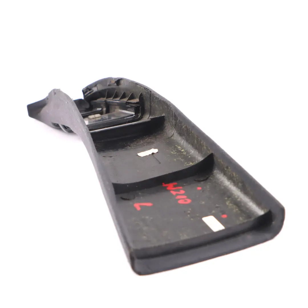 Cubierta Panel Columna Pilar B Izquierda Negro para Mercedes W210 con número de pieza A2106903540 Mercedes W210 Cubierta Panel Columna Pilar B Izquierda Negro - SKU A2106903540 - Número de pieza A2106903540