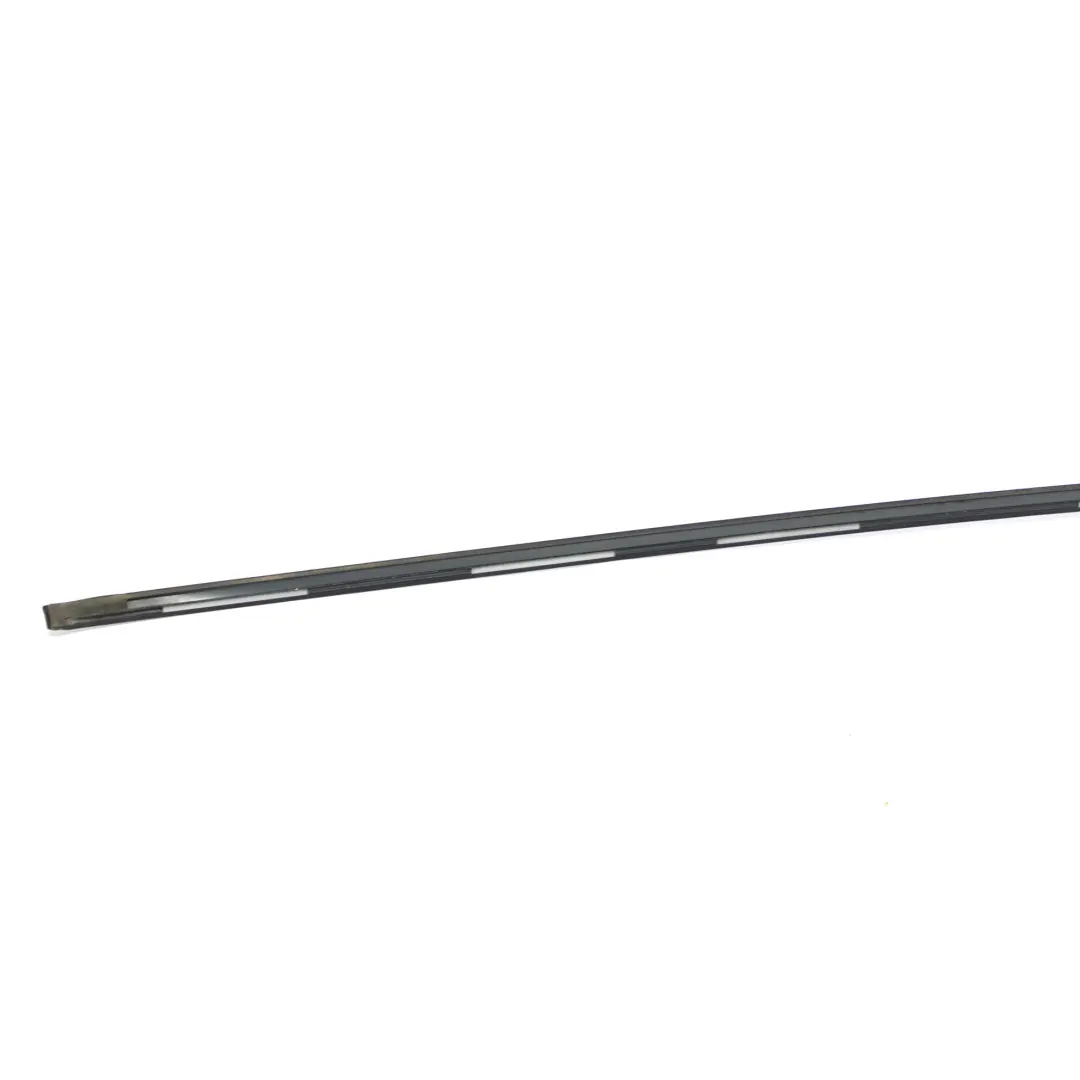 Moulure Déflecteur d'Eau Gauche Rail de Toit Chromé pour Mercedes W210 à propos du numéro de pièce A2106903562 Mercedes W210 Moulure Déflecteur d'Eau Gauche Rail de Toit Chromé - SKU A2106903562 - Numéro de pièce A2106903562