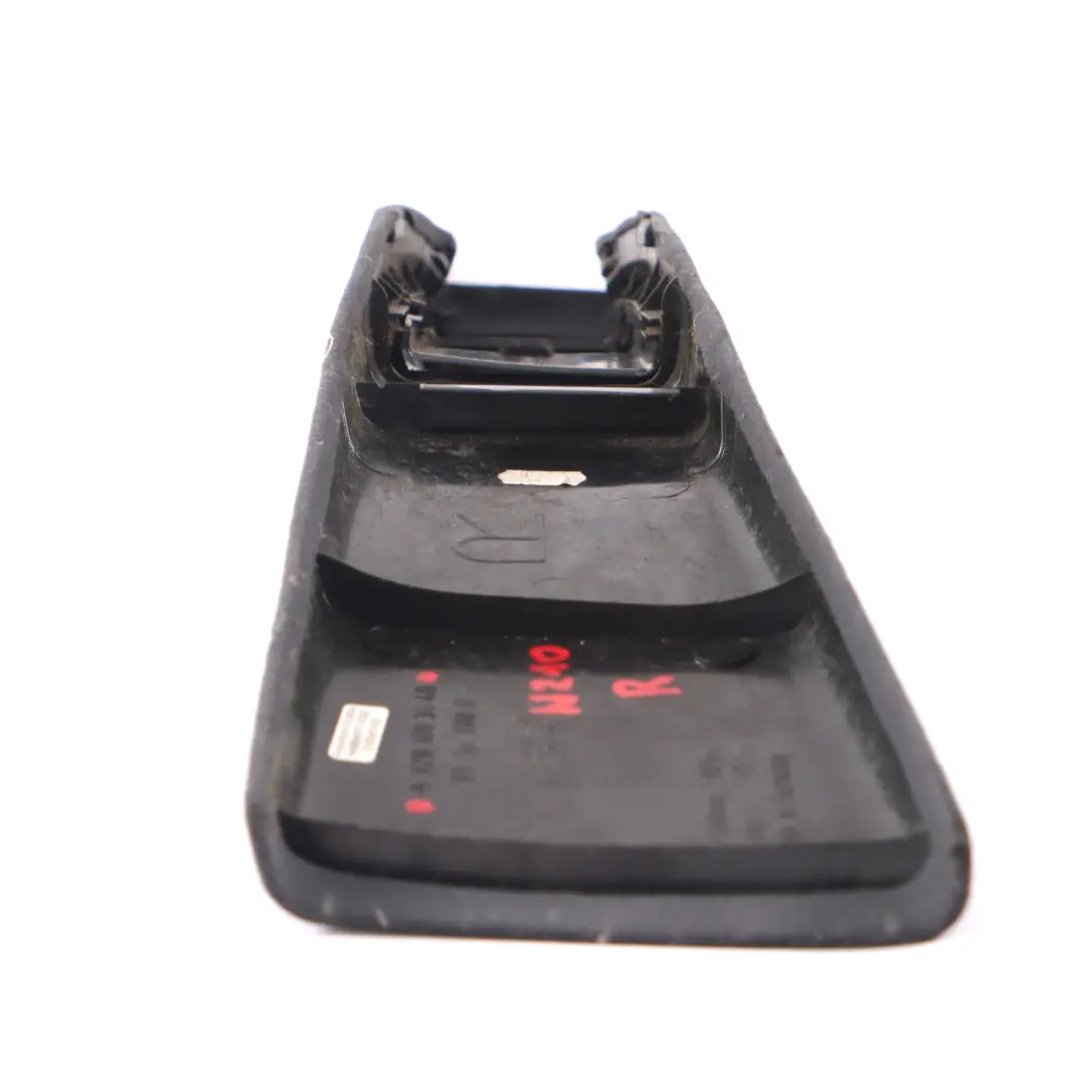 Mercedes W210 Cubierta Panel Pilar B Derecha Negro - SKU A2106903640 - Número de pieza A2106903640