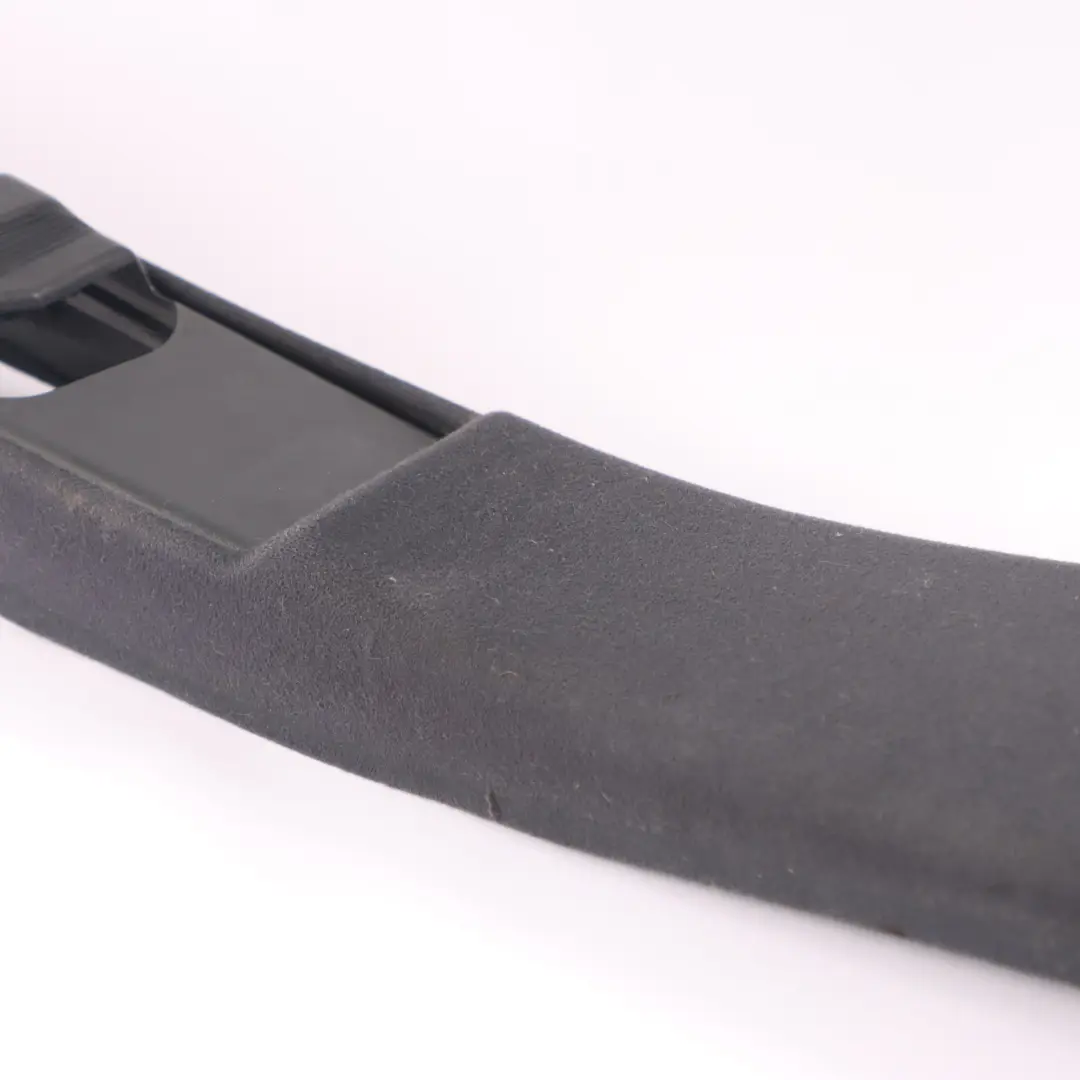 Cache Panneau Colonne B Droite Noir pour Mercedes W210 à propos du numéro de pièce A2106903640 Mercedes W210 Cache Panneau Colonne B Droite Noir - SKU A2106903640 - Numéro de pièce A2106903640